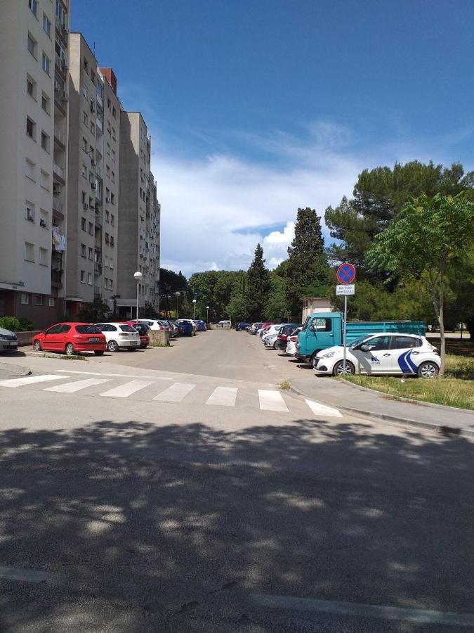 Popovic Appartement Pula Buitenkant foto