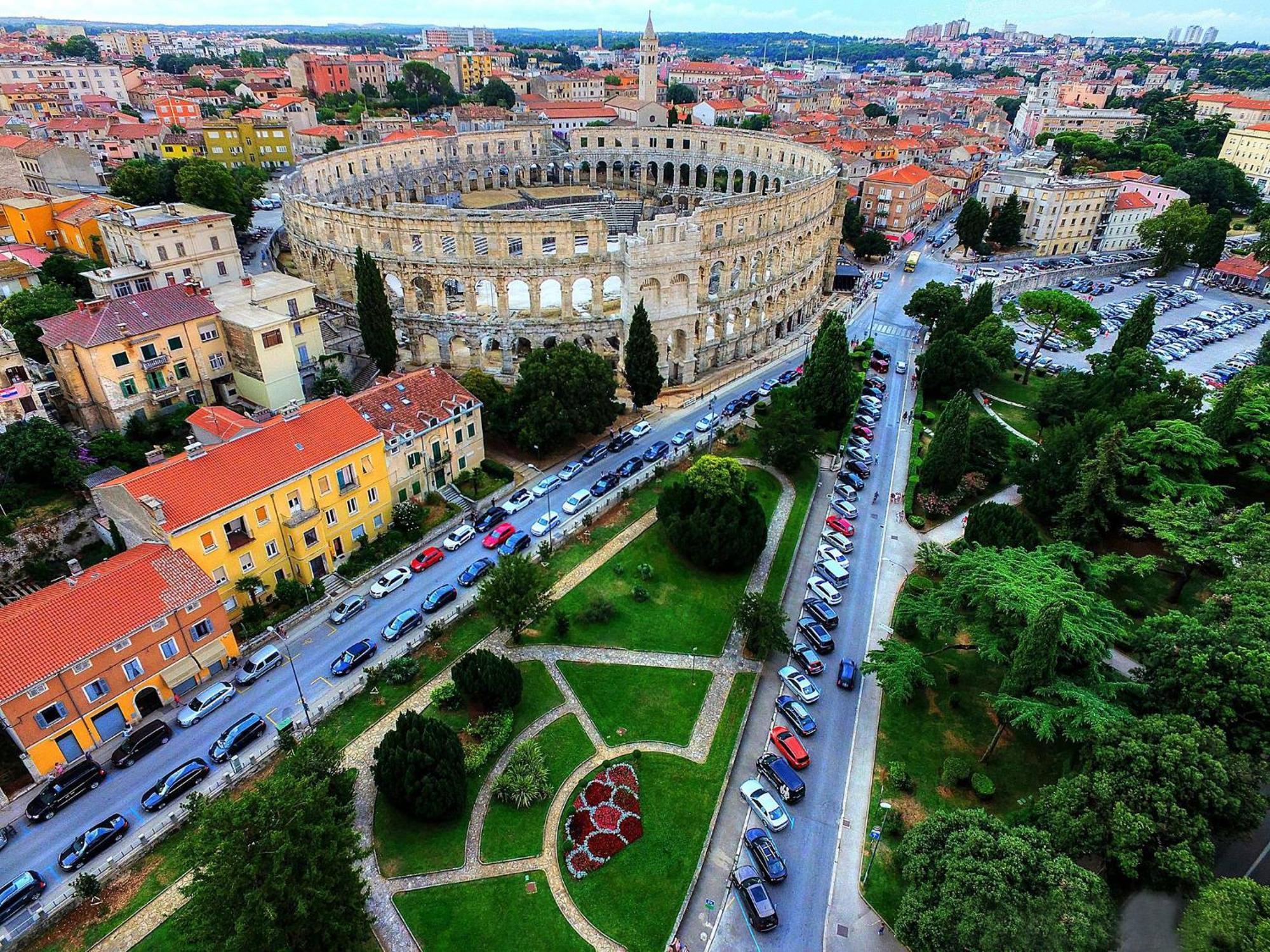 Popovic Appartement Pula Buitenkant foto